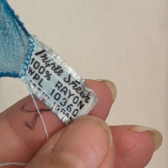 Vtg 60s Regal Aqua/turquoise triple sheer rayon neck scarf with scalloped edges - Picture 3 of 7